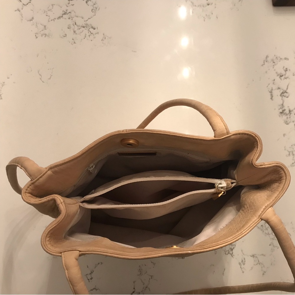 Vintage Leather Bag - Picture 4 of 9